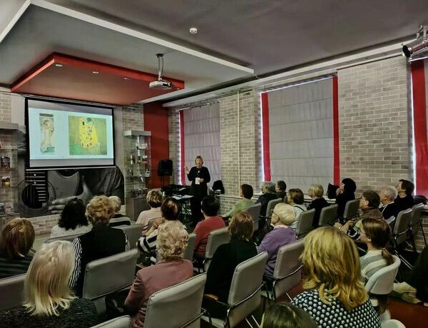 Экскурсии от серебряных экскурсоводов в марте