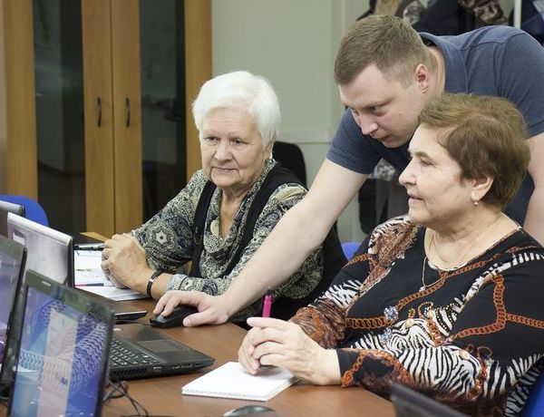 Пенсионеры Томска прошли обучение по курсу «Азбука интернета»