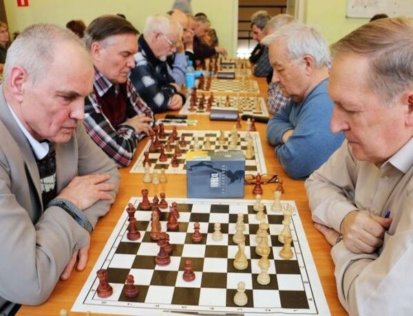Приглашаем на занятия шахматами